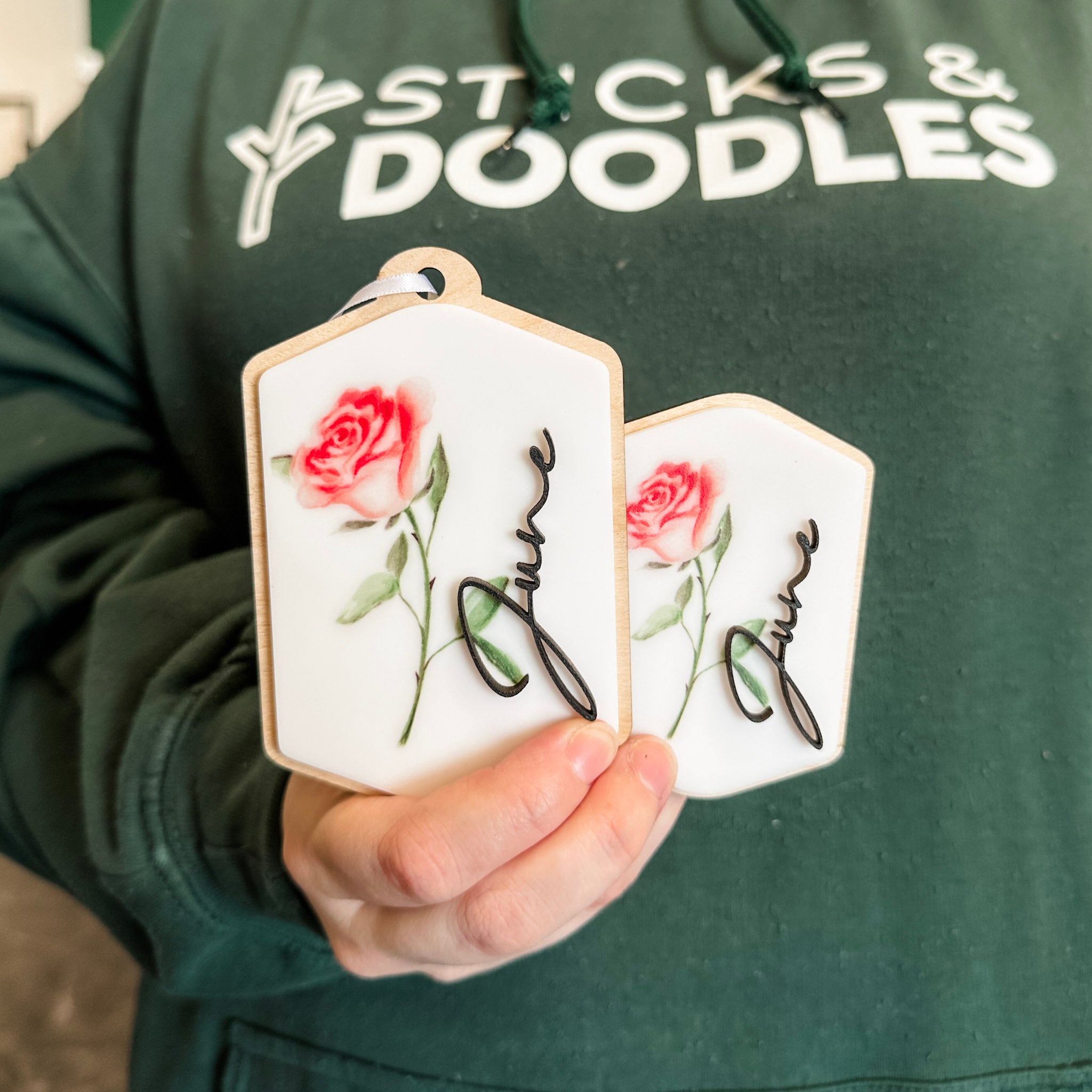 Elegant Birth Flowers • Personalized Ornaments or Magnet • For Your Favourite People