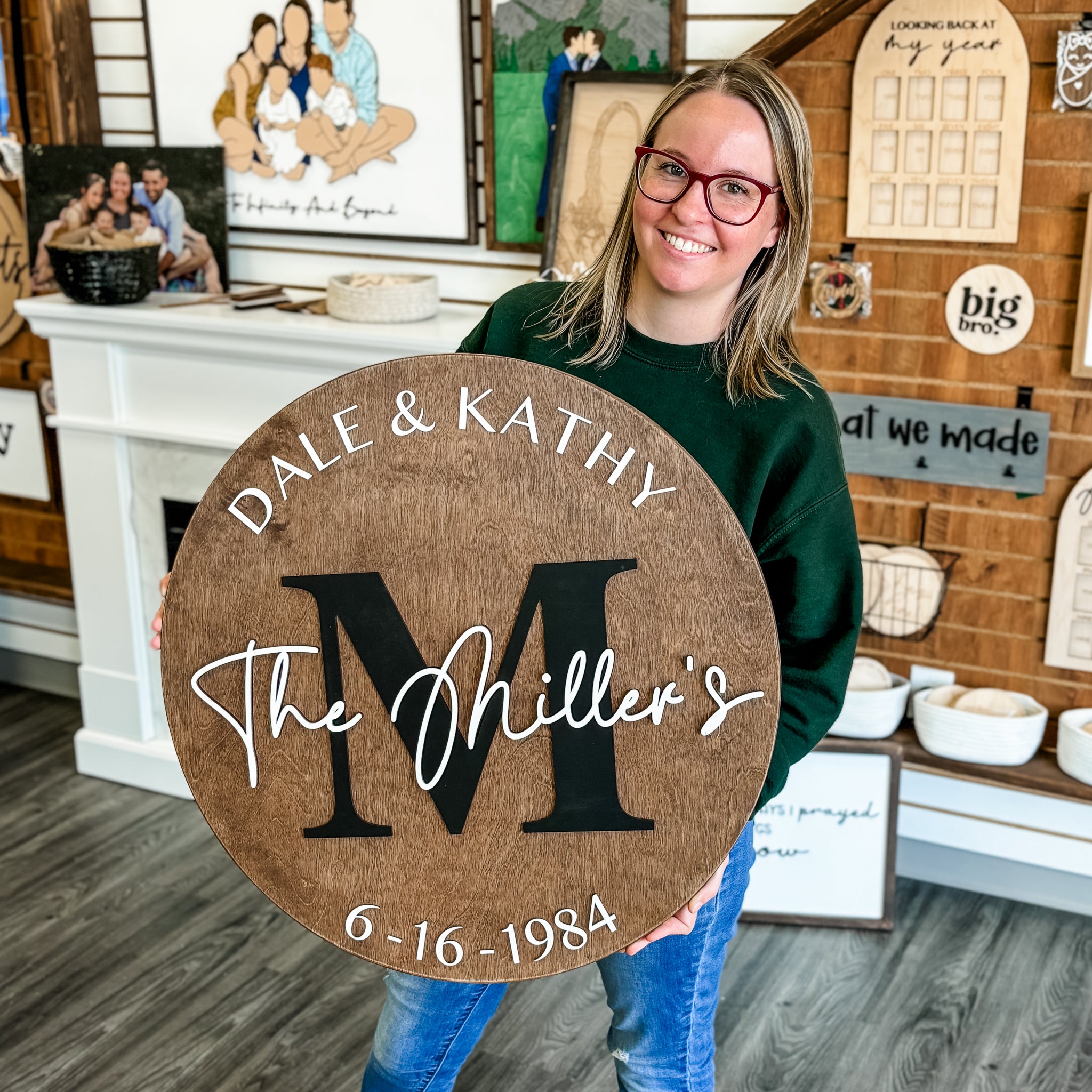 The Timeless Round Family Name Sign