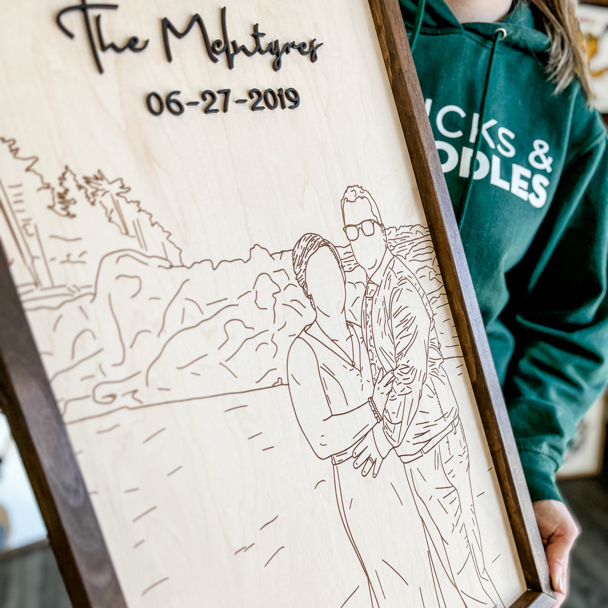 #Art Style_(2 to 4 Weeks) Engraved Maple Wood