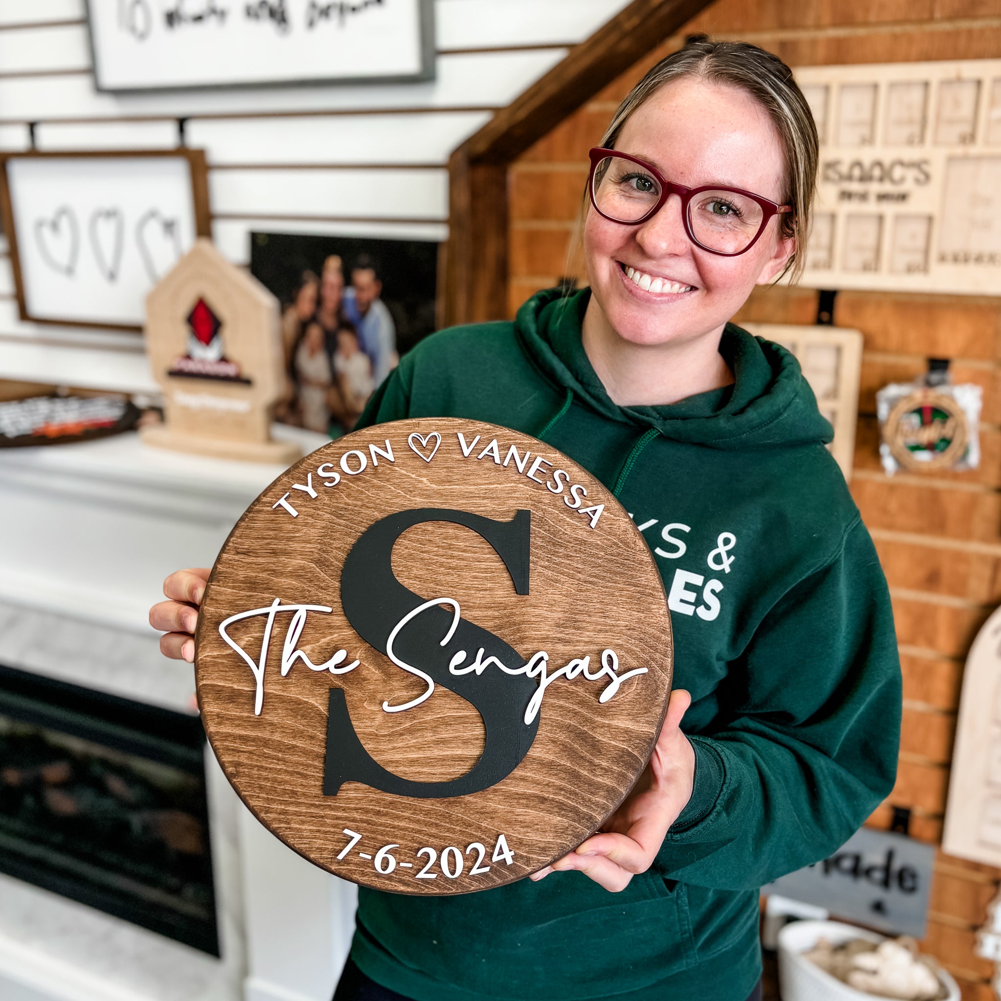 The Timeless Round Family Name Sign