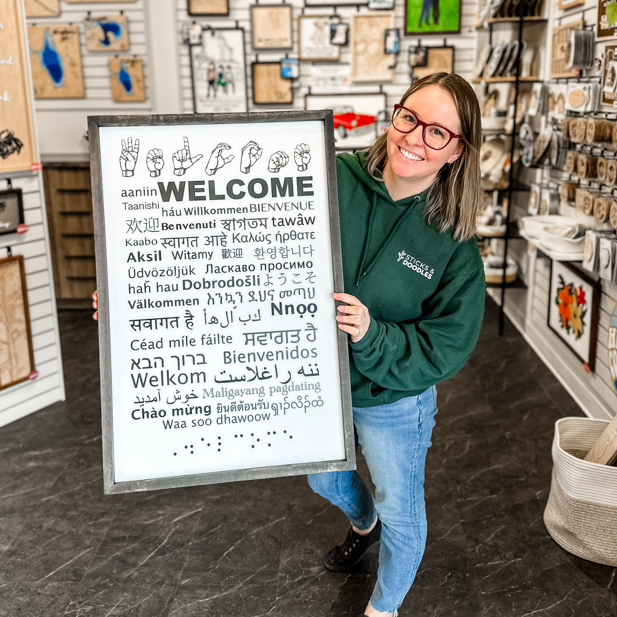 Welcome in 40 Languages Sign