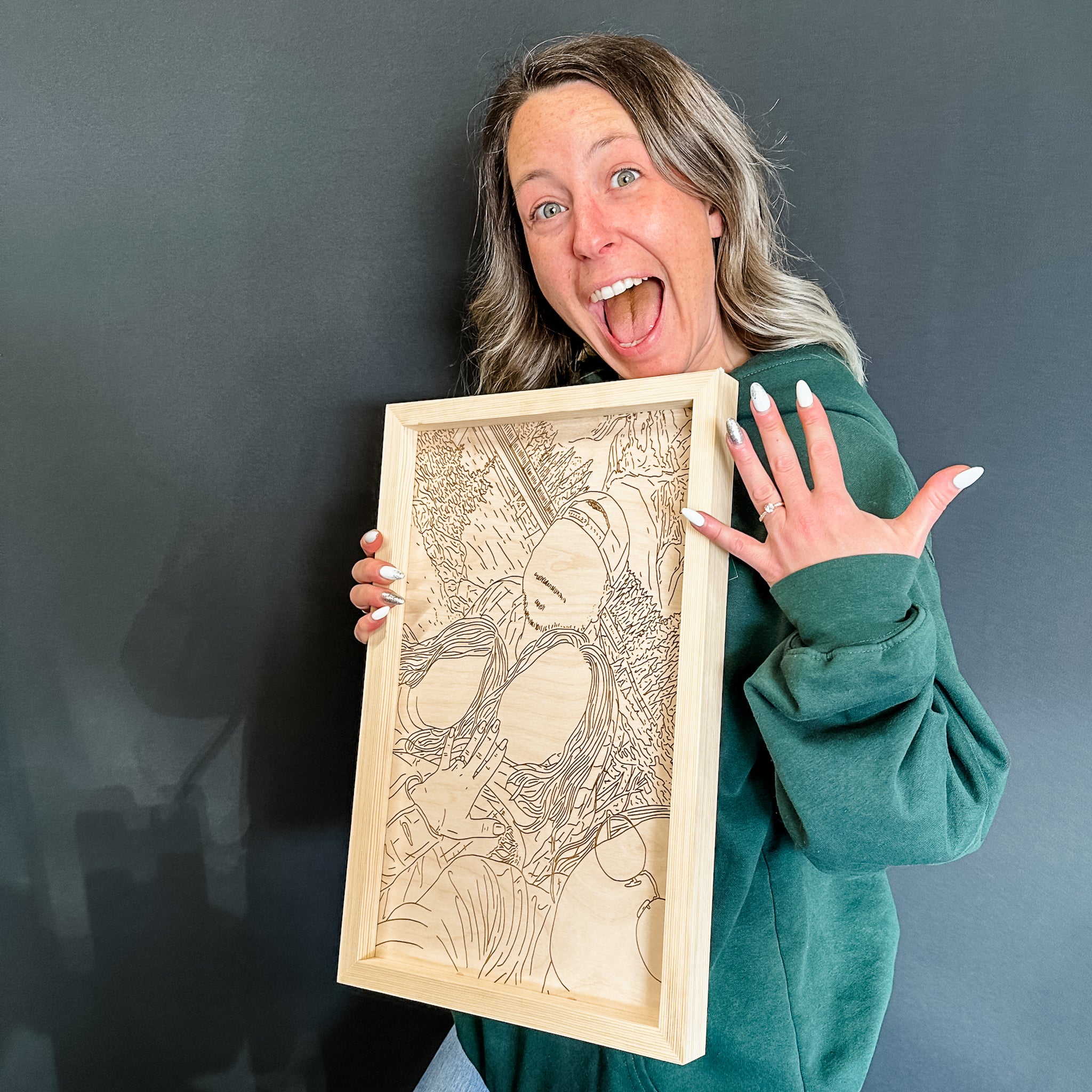 #Art Style_(2 to 4 Weeks) Engraved Maple Wood