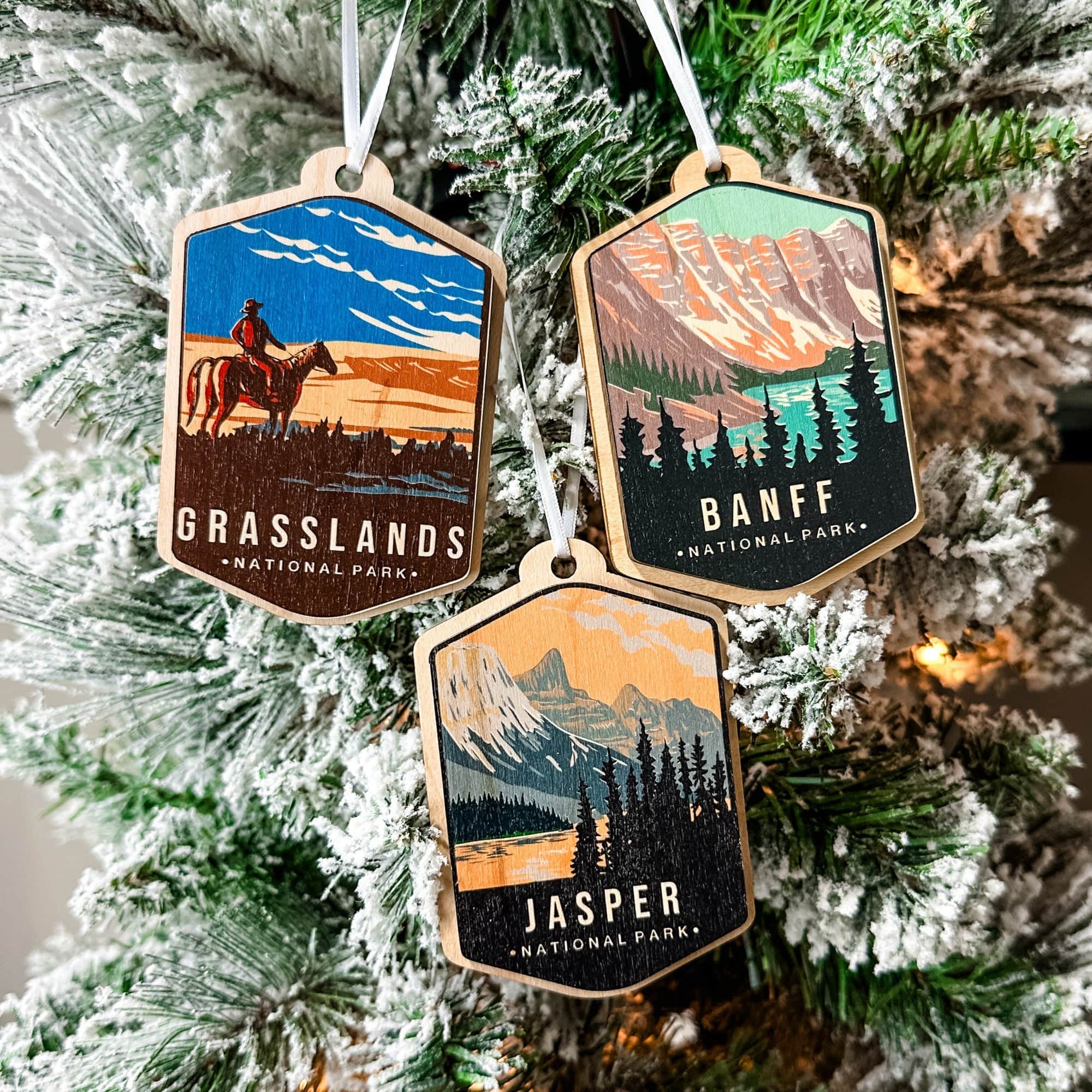 Canadian National Parks • Wood Ornament or Magnet • Souvenirs & Canadian Travel Gifts