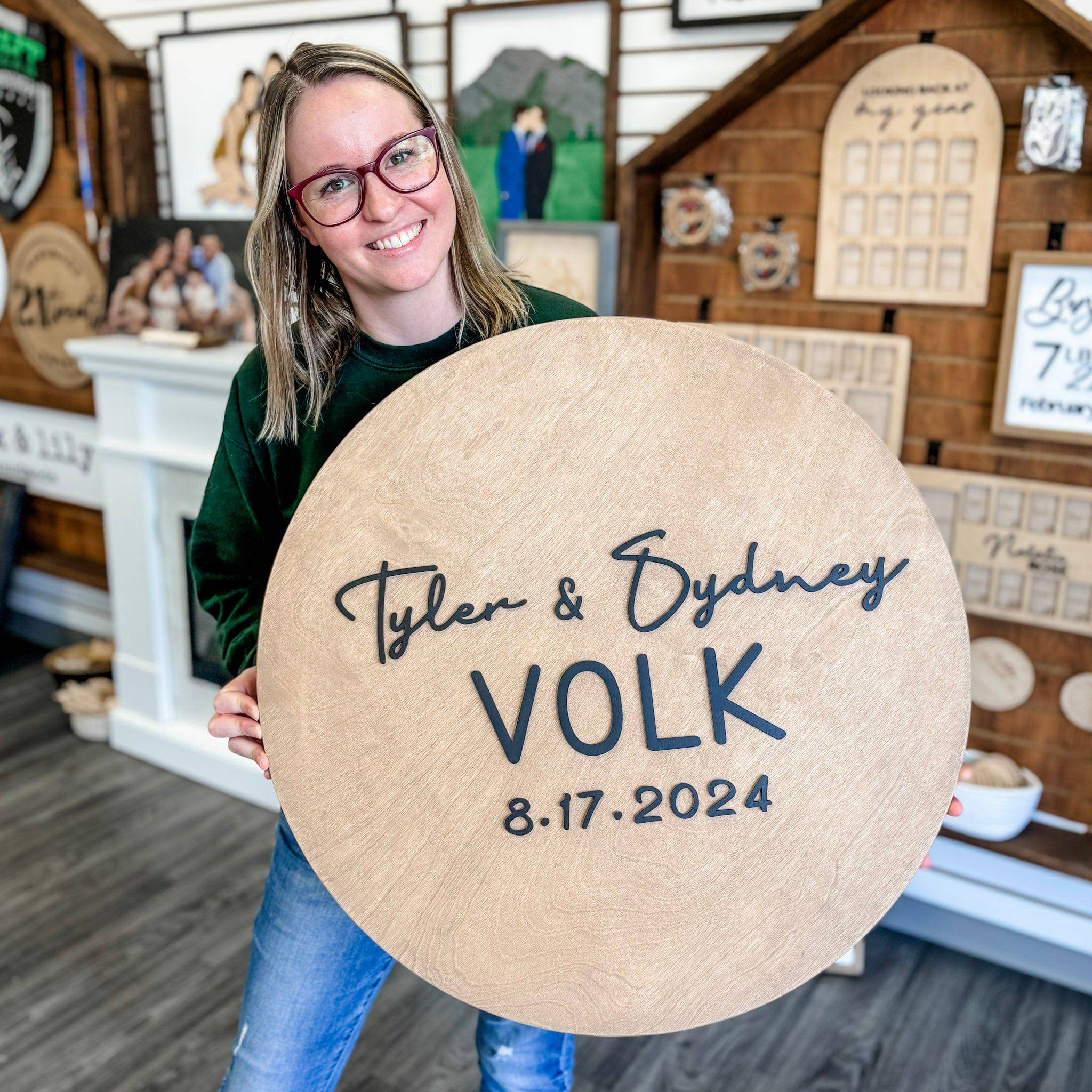 Round Family Name Sign