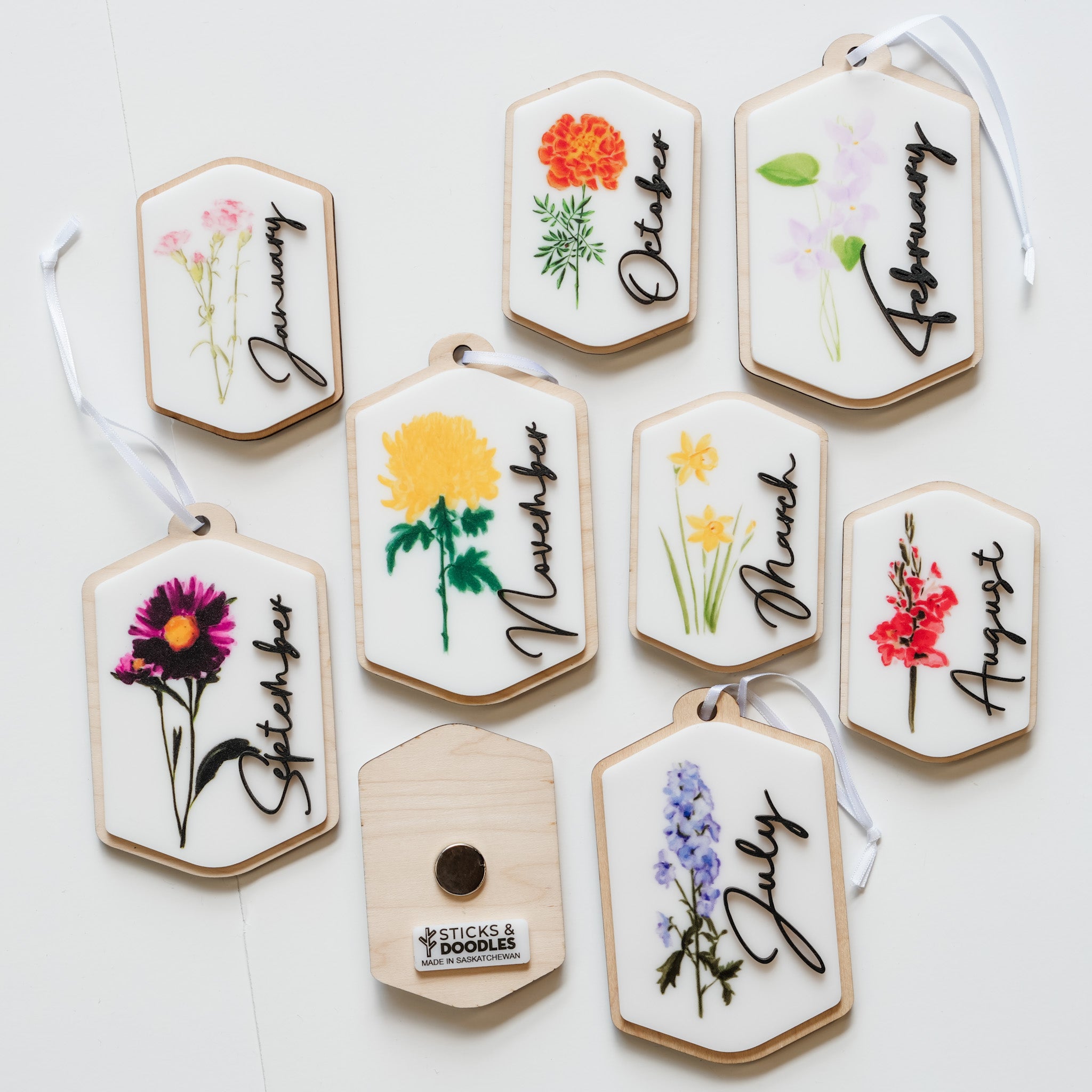 Birth Flower Collection • Personalized Wood Ornament, or Magnet • For Flower Lovers
