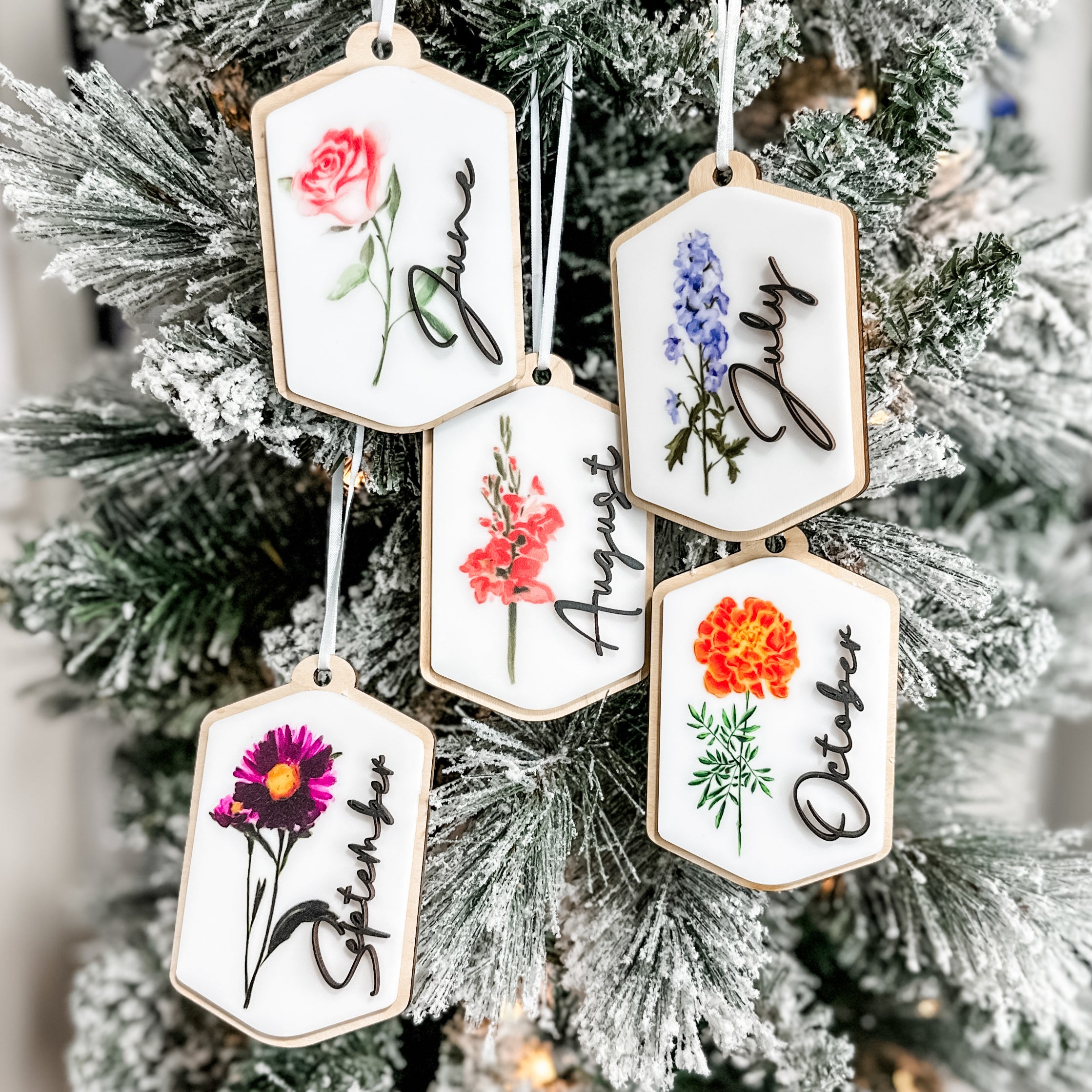 Elegant Birth Flowers • Personalized Ornaments or Magnet • For Your Favourite People