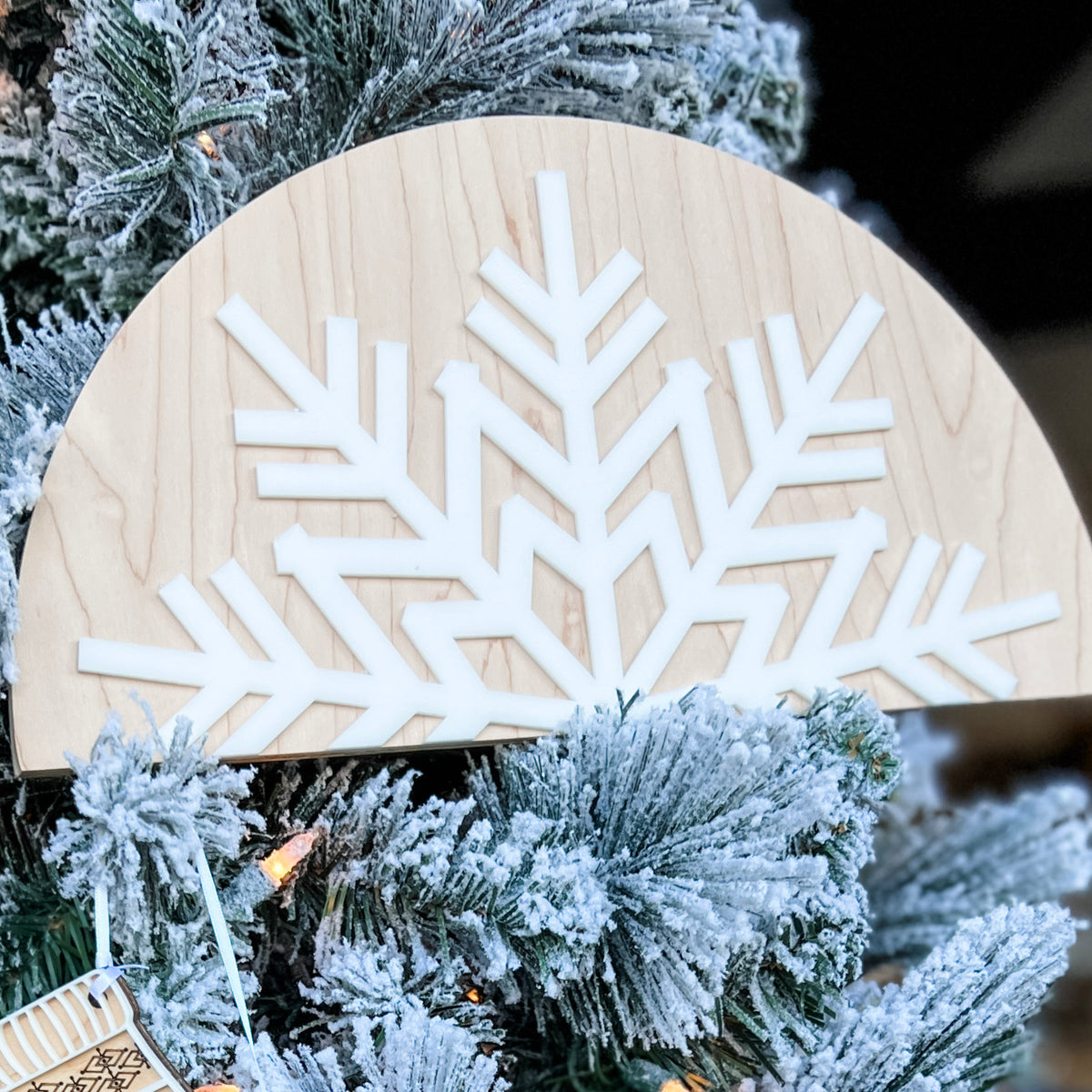 Half Circle Snowflake Sign