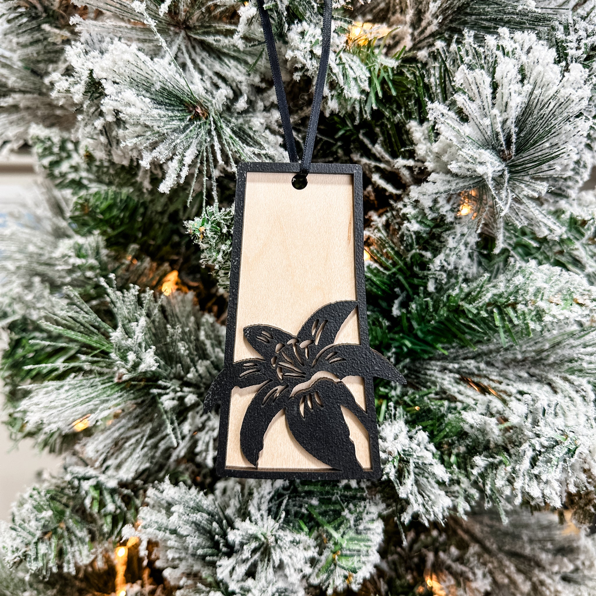 Saskatchewan Lily Ornament