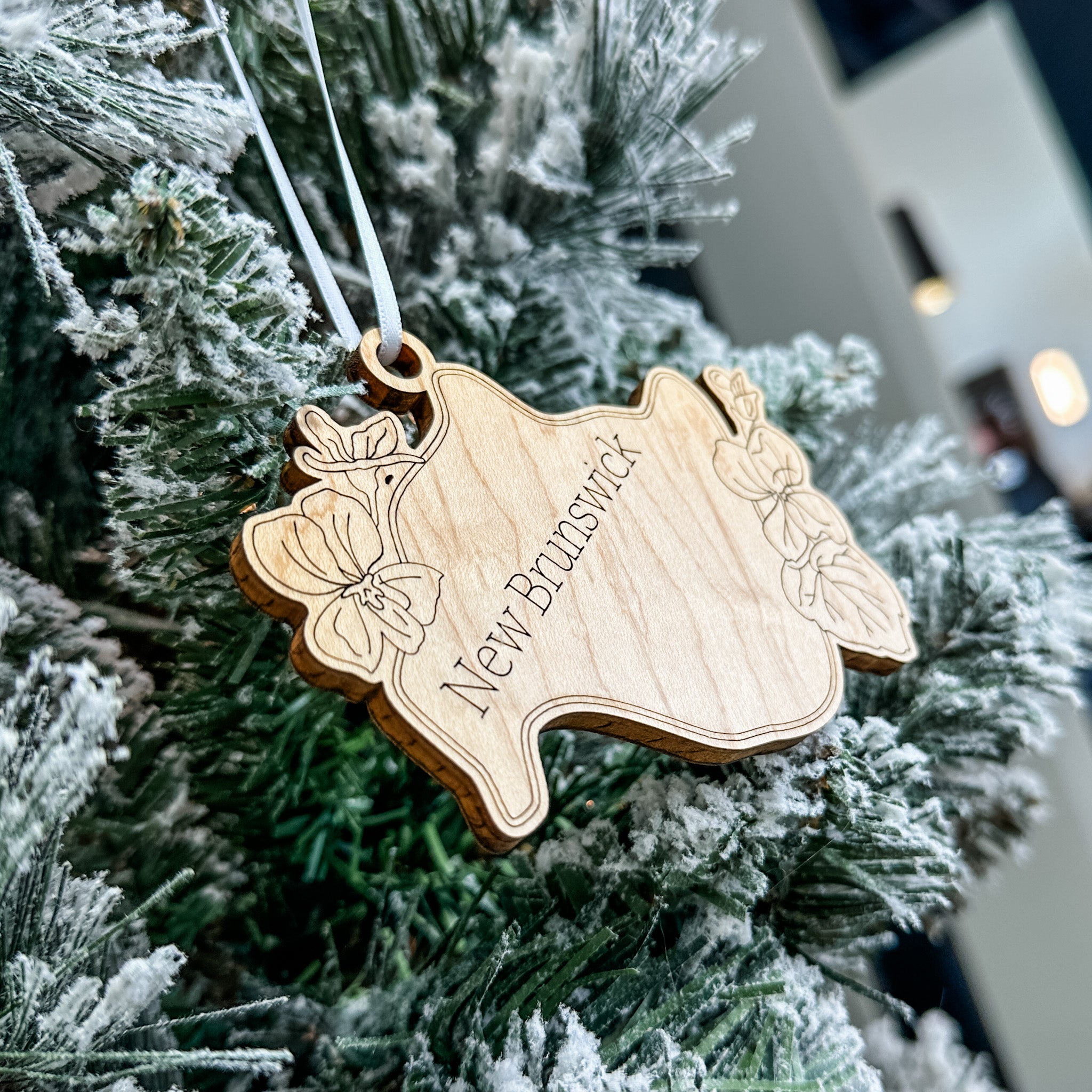 Canadian Provincial Flower • Wood Ornament or Magnet • For Souvenirs, Travel, or Canadian Pride